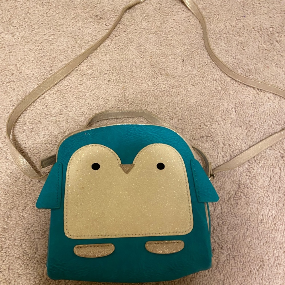 super cute penguin purse!!